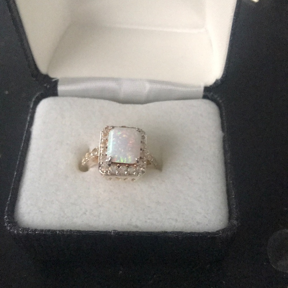 Stunning Opal ring!